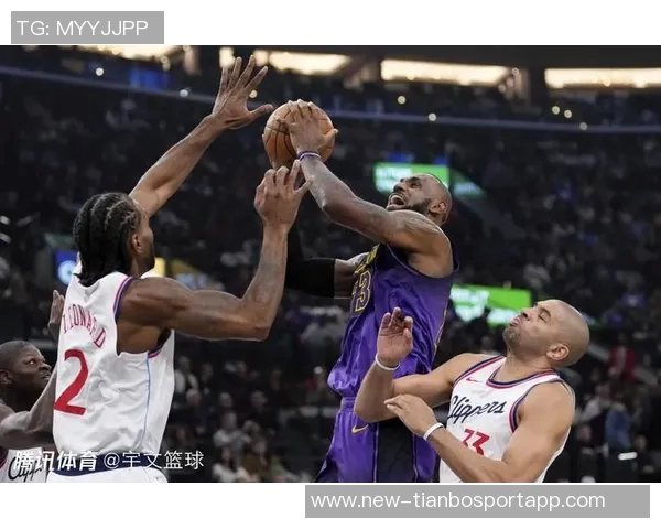 湖人疲态明显防守失利仅得1次抢断快攻得分惨遭太阳压制